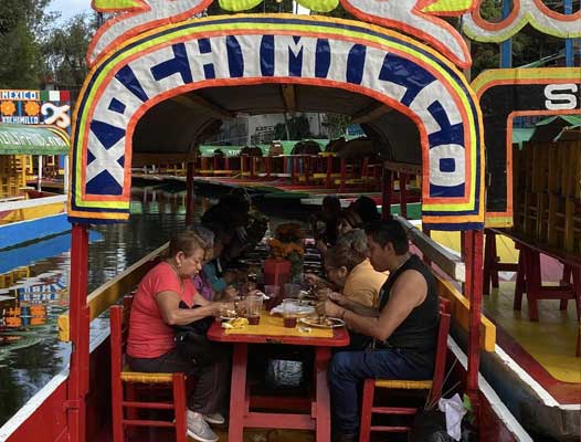 Paseos en trajinera en Xochimilco